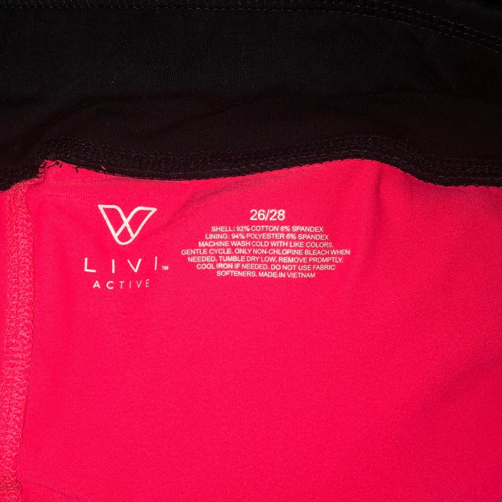 Livi active size 26/28 workout shorts with pockets